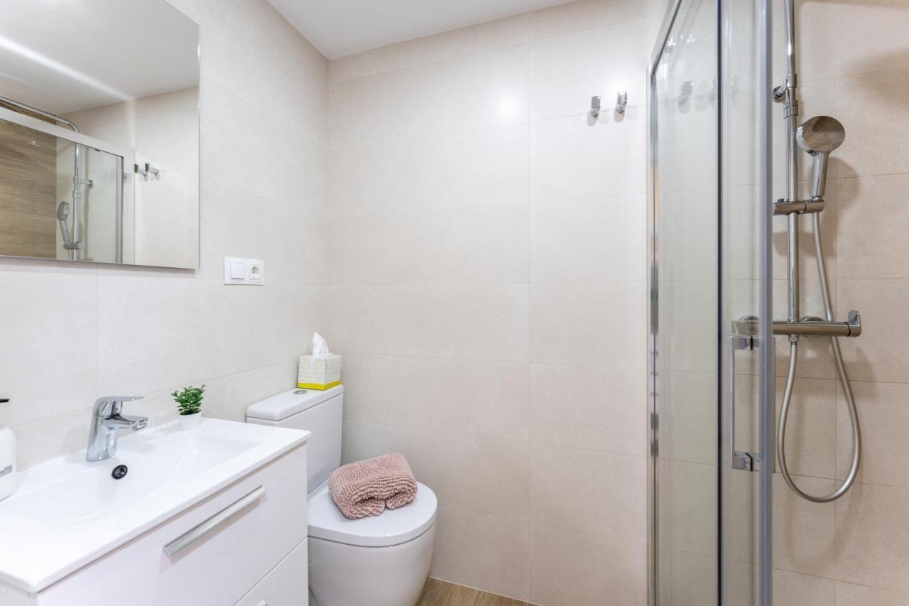 Beach Front Holiday Studio Fuengirola Esterno foto